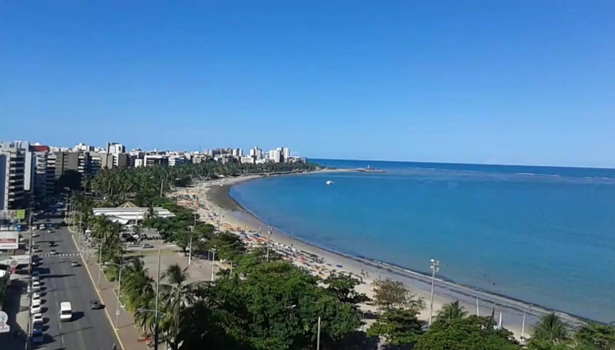 Na Beira Mar De Pajucara- Edif Neo- Apartamento Quarto E Sala- Tem Varanda - Vista Lateral Do Mar- Rua Julio Plech Filho 60 Esquina Com Avenida Doutor Antonio Gouveia - Consumo Eletrico E Pago No Ckeck-Out 1Kwh E 1,35 Reias Maceió المظهر الخارجي الصورة