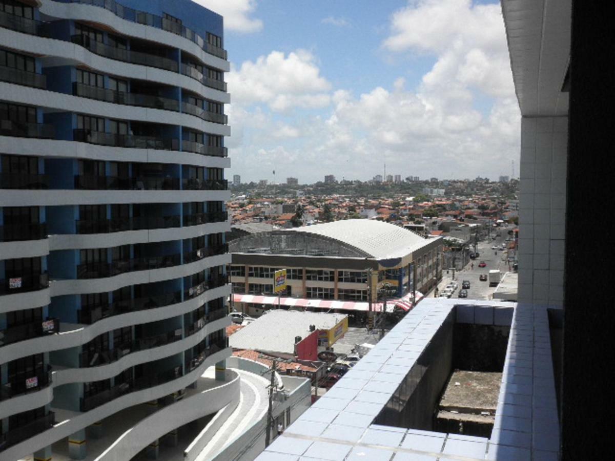 Na Beira Mar De Pajucara- Edif Neo- Apartamento Quarto E Sala- Tem Varanda - Vista Lateral Do Mar- Rua Julio Plech Filho 60 Esquina Com Avenida Doutor Antonio Gouveia - Consumo Eletrico E Pago No Ckeck-Out 1Kwh E 1,35 Reias Maceió المظهر الخارجي الصورة